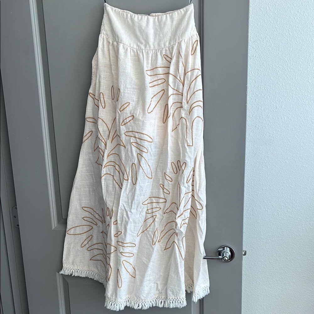 Ciebon Embroidered Cream Skirt